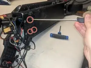 BCp3vL1M4UmcUABV