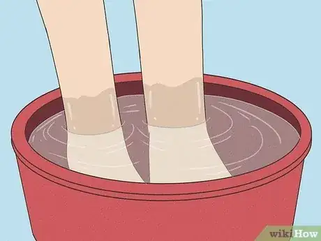 Image titled Use Foot Baths for Athlete’s Foot Step 2