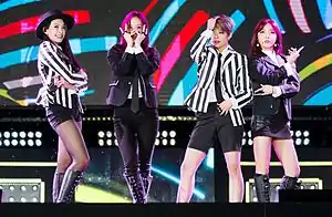 f(x) performing at Jeju K-pop Festival in October 2015From left to right: Victoria, Krystal, Amber, and Luna