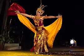 Cendrawasih dance