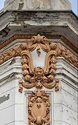 Beaux Arts swags of a cartouche on the Nicolae T. Filitti/Nae Filitis House (Calea Dorobanților no. 18), by Ernest Doneaud, c.1910