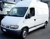 Nissan Interstar (1999–2003), high roof, medium wheelbase van