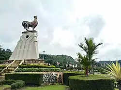 Ayam kukuak balenggek statue in Arosuka