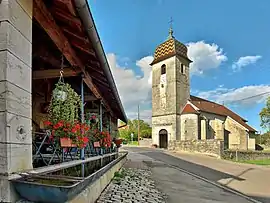 The church and wash house in Boulot