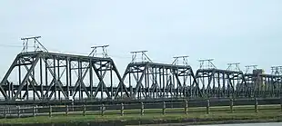 The four-truss bridge