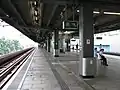 Platforms prior to the installation of half-height platform gates (2009)