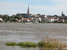 Le Pellerin, seen from across the river Loire