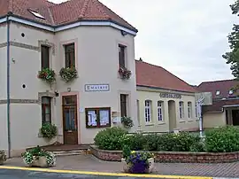 The town hall and school of Longfossé