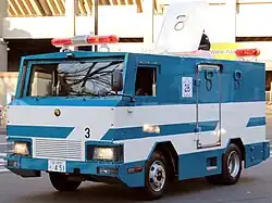 Mitsubishi Fuso Canter: SWAT vehicle