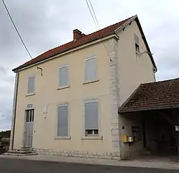 The town hall in Sergenaux