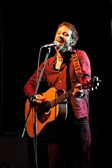 Jonathan Donahue performing with Mercury Rev in 2010