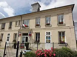 The town hall and school of Ressons-le-Long