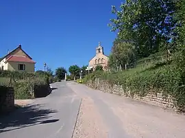 The church and surroundings in Saint-Maurice-lès-Couches