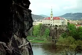 Disused climbing routes on the Schäferwand and view of the castle