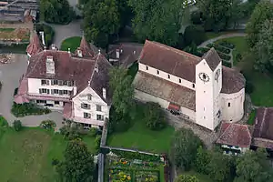 Castle and church of Amsoldingen.