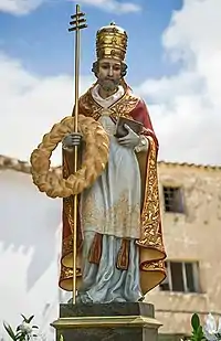 Bread bagels are offered to San León in Benamaurel