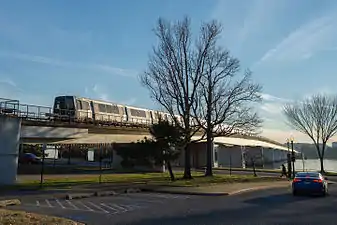 Northbound Yellow Line train on Fenwick Bridge in December 2014