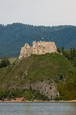 Czorsztyn Castle ruins